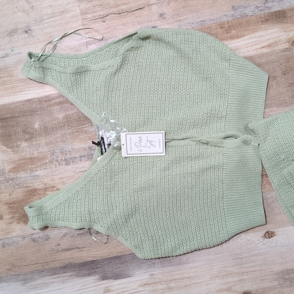 NWT Two piece sweater set - Picture 3 of 4